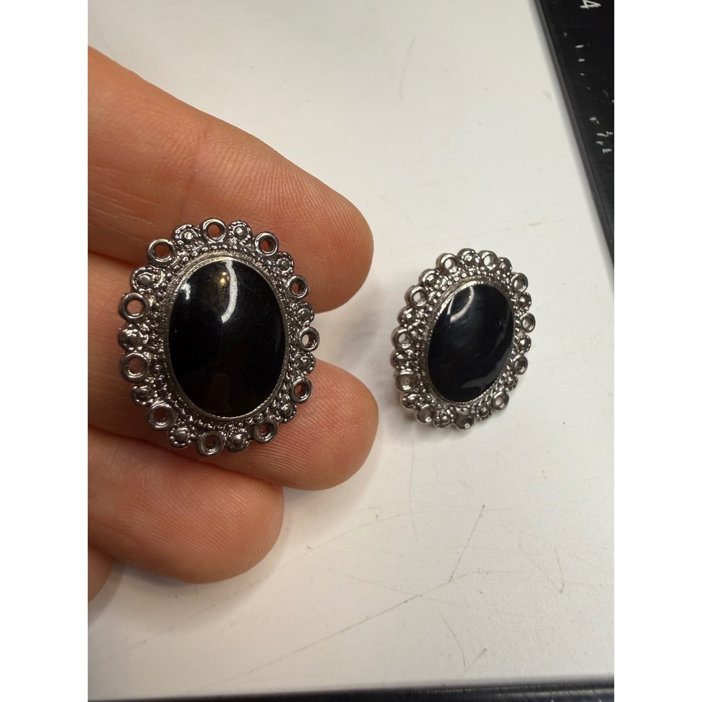 Vintage Silver Tone Black Cabochon Oval Stud Earrings Scalloped Border Post Back